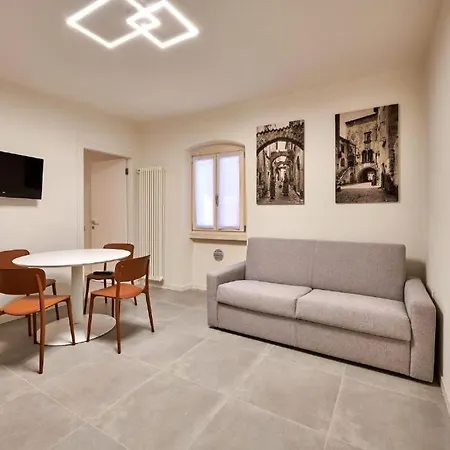 Cortina 2* Garda (Verona)