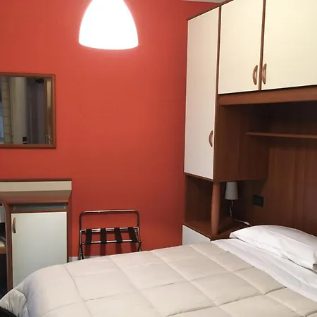 Hotel Cortina 2*