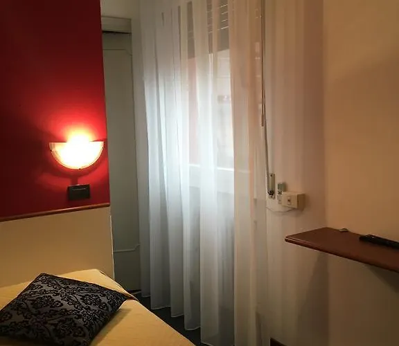 Cortina מלון גארדה