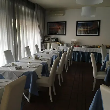 Cortina Otel Garda (Verona)