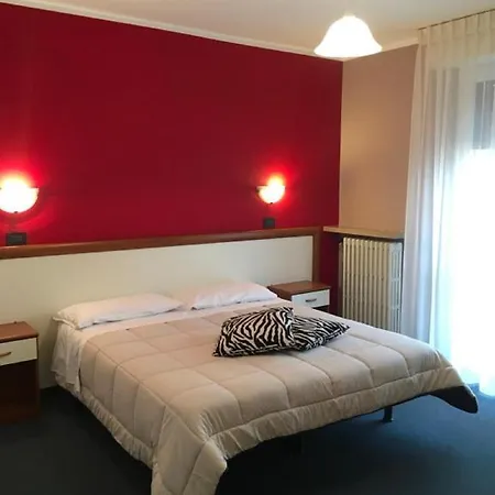 Cortina Otel 2*