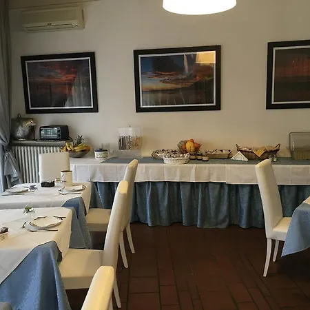Cortina Otel 2*
