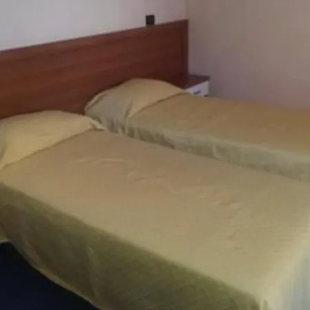 Cortina Otel Garda (Verona)