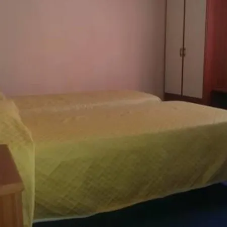 Cortina Otel Garda (Verona)
