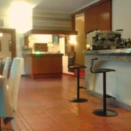 Cortina Otel Garda (Verona)